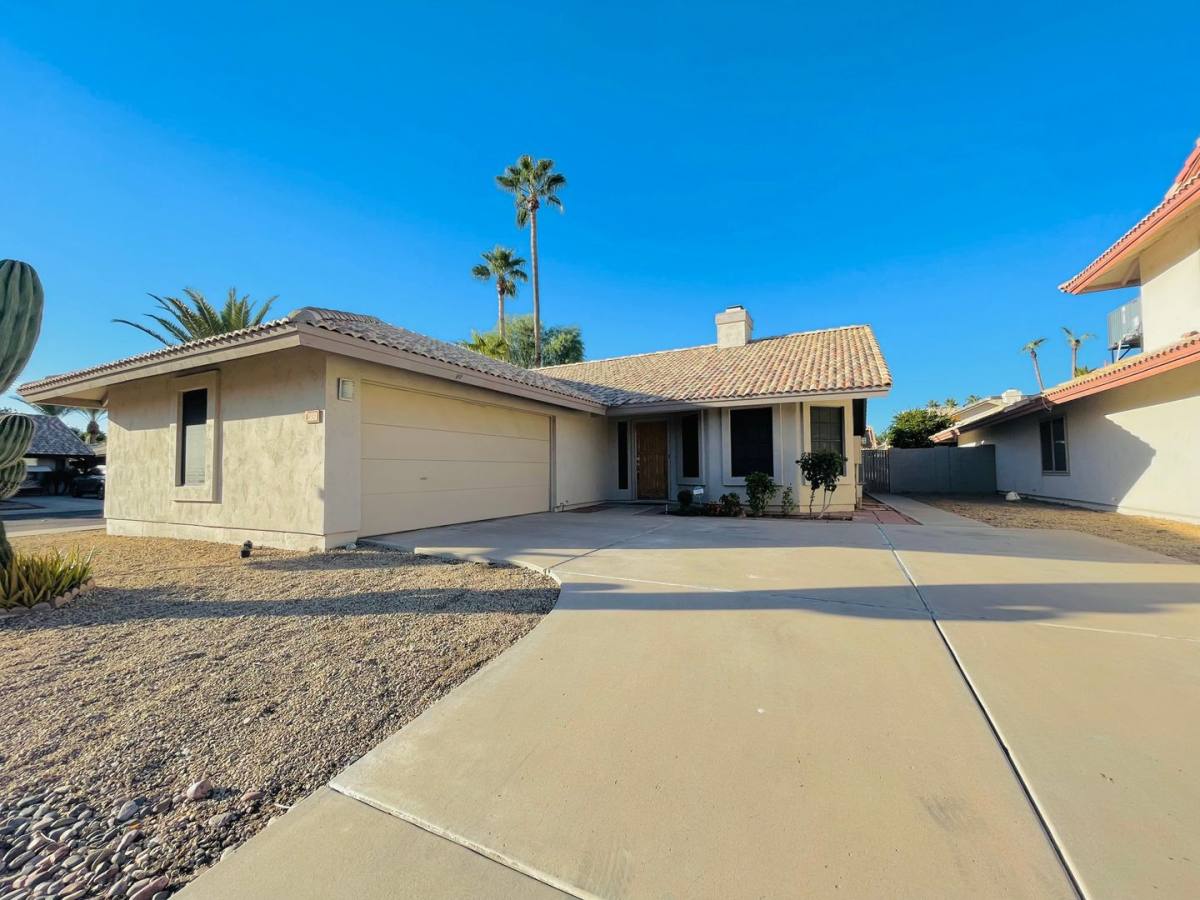 House for rent at 1482 W Elgin St, Chandler, AZ 85224