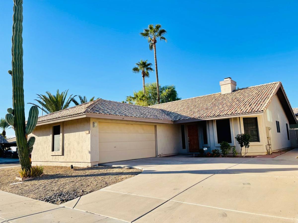 House for rent at 1482 W Elgin St, Chandler, AZ 85224