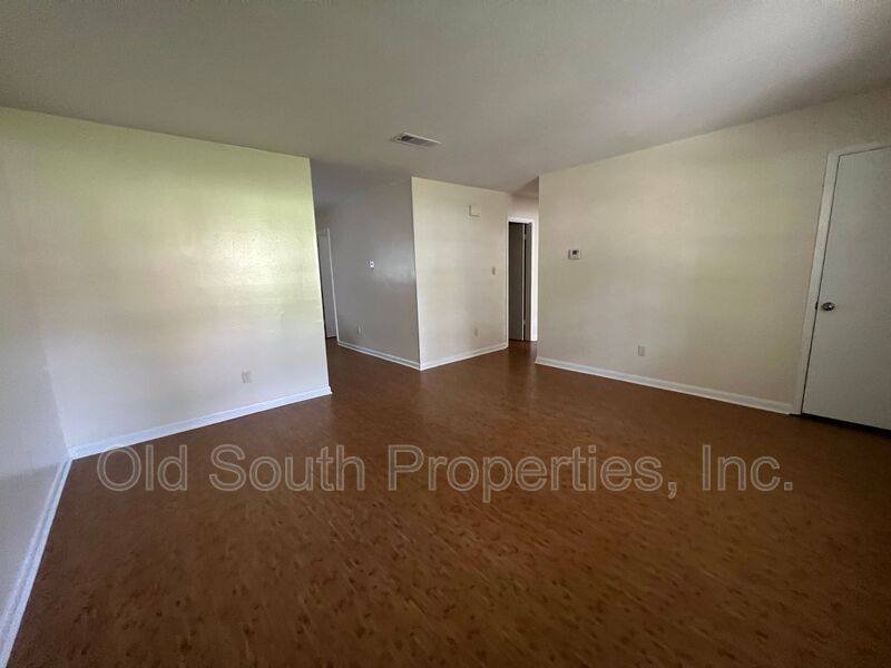 House for rent at 4935 Yacht Harbour Dr, Pensacola, FL 32514