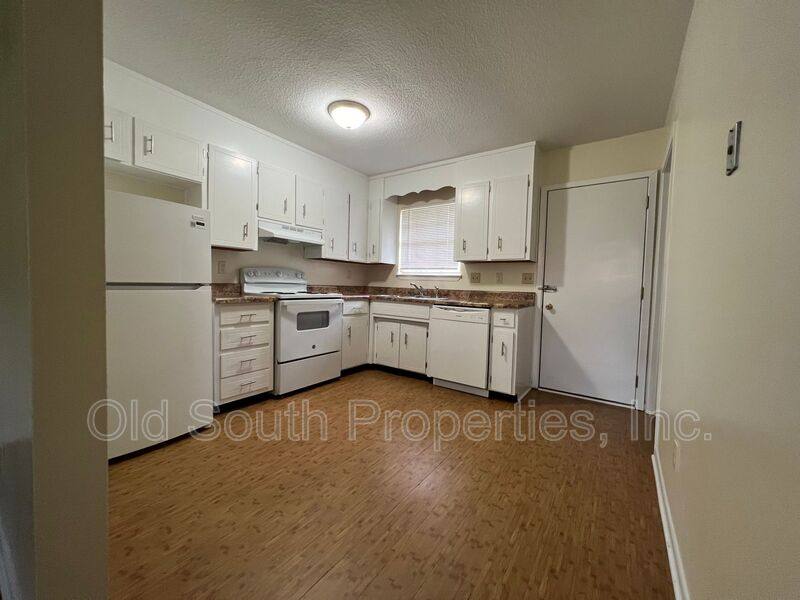 House for rent at 4935 Yacht Harbour Dr, Pensacola, FL 32514