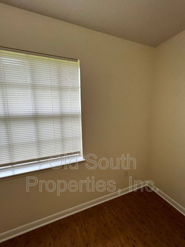 House for rent at 4935 Yacht Harbour Dr, Pensacola, FL 32514
