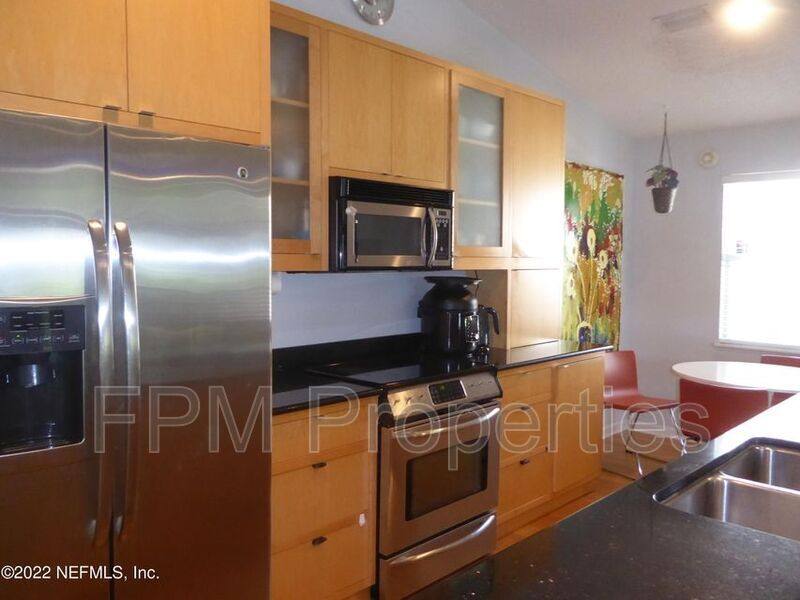 House for rent at 625 S 11th Ave, Jacksonville Beach, FL 32250