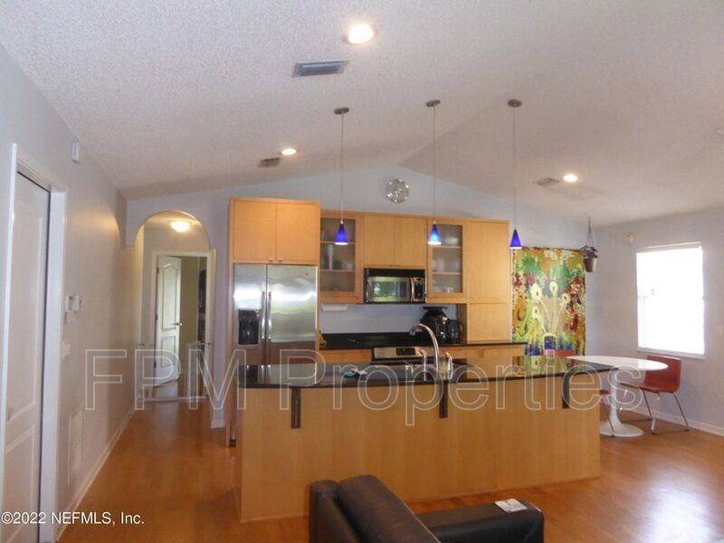 House for rent at 625 S 11th Ave, Jacksonville Beach, FL 32250