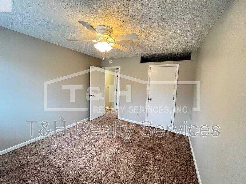 House for rent at 1527 Stacy Lynn Dr, Indianapolis, IN 46231