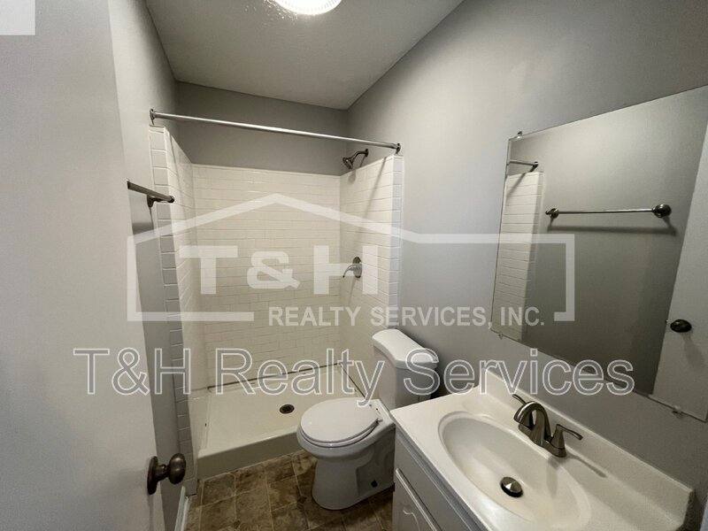 House for rent at 1527 Stacy Lynn Dr, Indianapolis, IN 46231