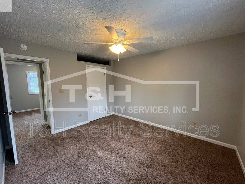 House for rent at 1527 Stacy Lynn Dr, Indianapolis, IN 46231