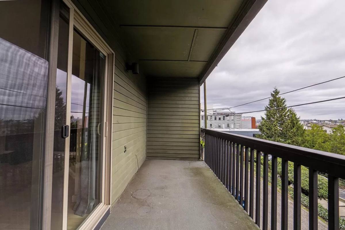 Condo for rent at 1526 Aurora Ave N, Seattle, WA 98109