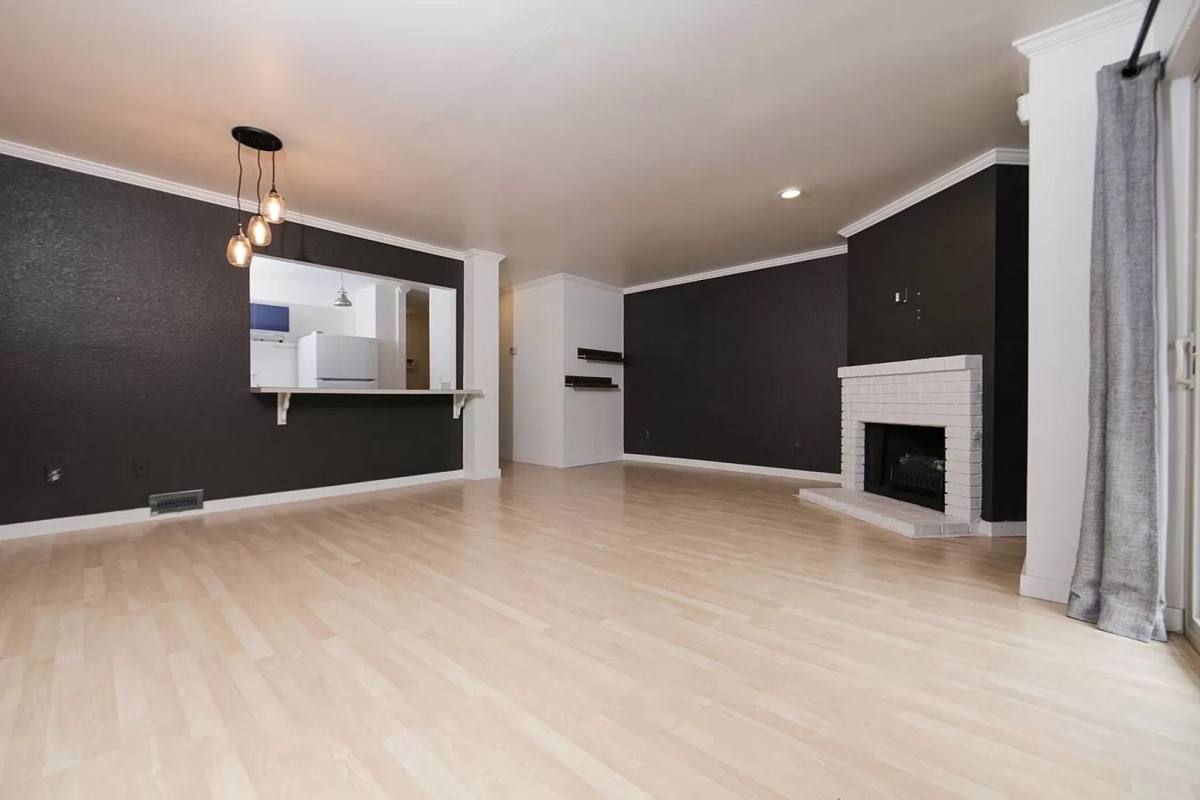 Condo for rent at 1526 Aurora Ave N, Seattle, WA 98109