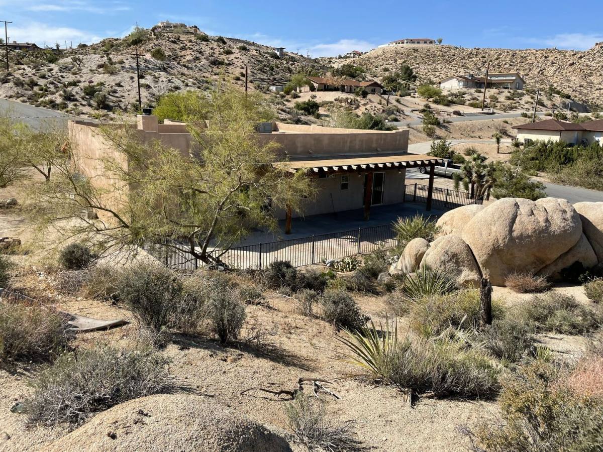 House for rent at 6231 Mirlo Rd, Yucca Valley, CA 92284