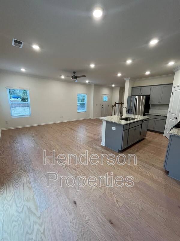 Townhouse for rent at 106 Quinn Rd, Matthews, NC 28104
