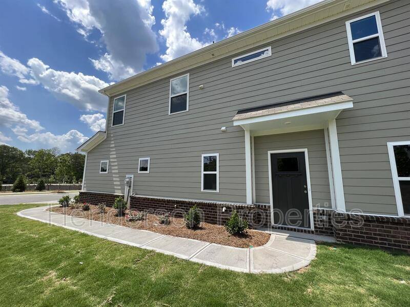 Townhouse for rent at 106 Quinn Rd, Matthews, NC 28104