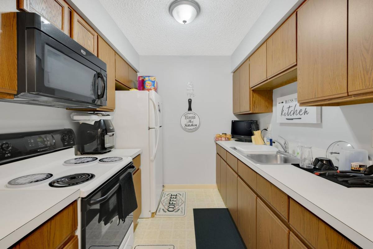 Apartment for rent at 2275 Eastwood Ave, Akron, OH 44305