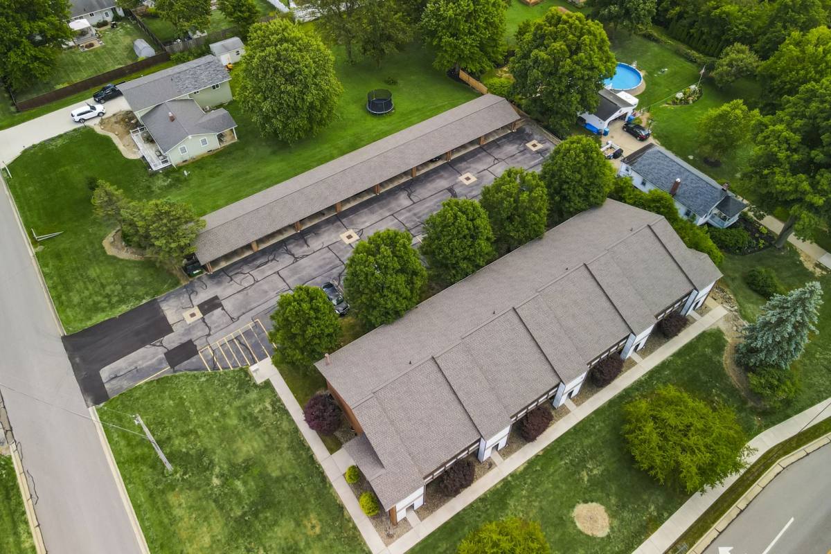 Apartment for rent at 3757 S Cleveland Massillon Rd, Barberton, OH 44203