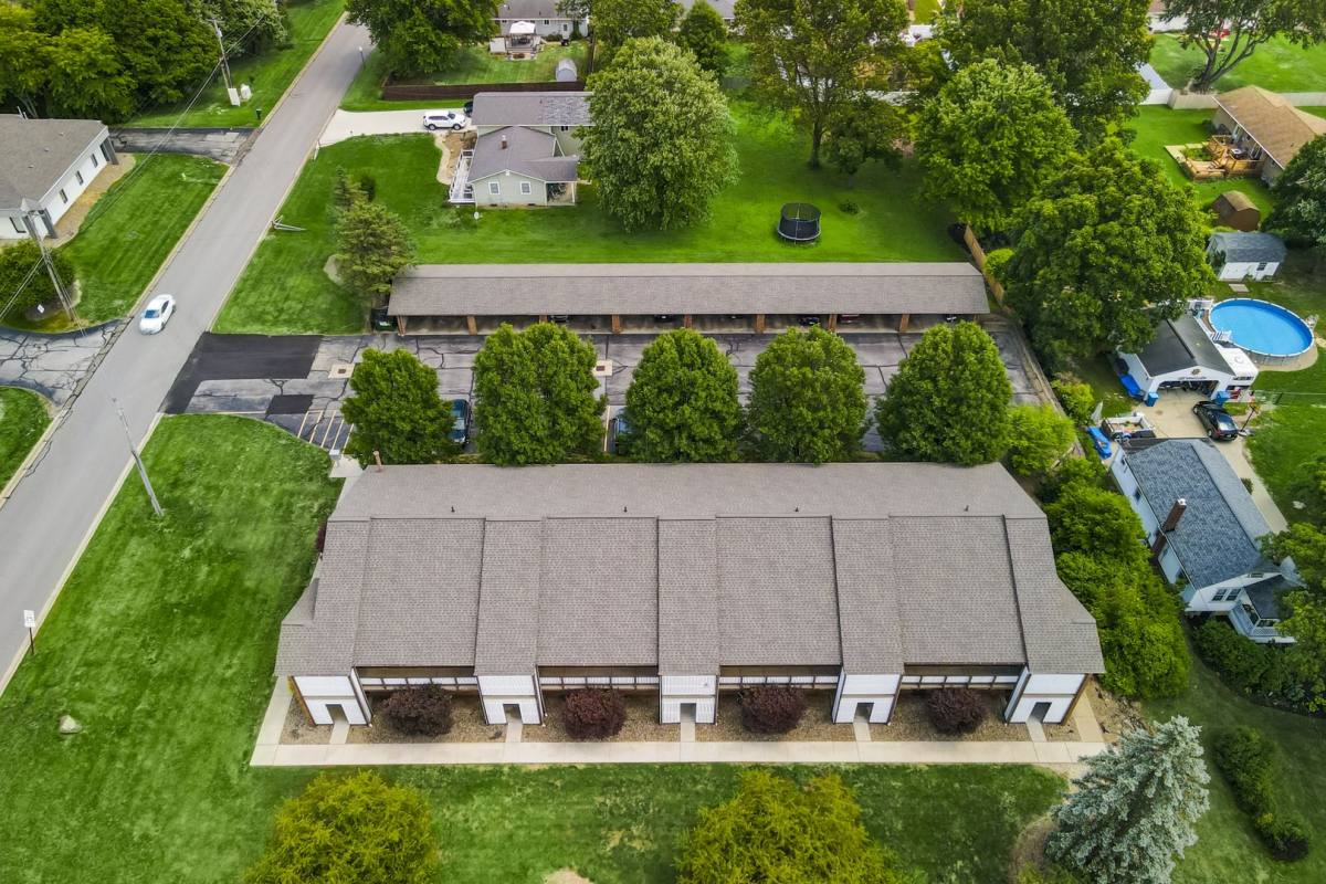 Apartment for rent at 3757 S Cleveland Massillon Rd, Barberton, OH 44203
