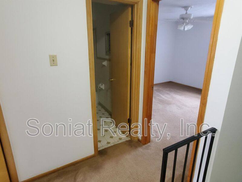 Townhouse for rent at 3025 16th St #C, Metairie, LA 70002