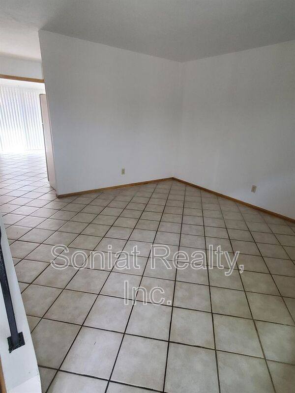 Townhouse for rent at 3025 16th St #C, Metairie, LA 70002