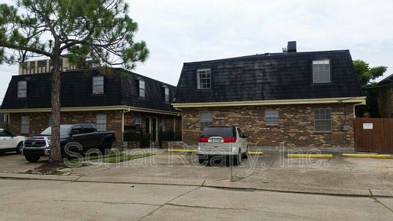 Townhouse for rent at 3025 16th St #C, Metairie, LA 70002