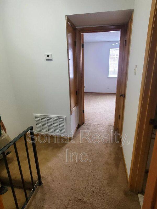 Townhouse for rent at 3025 16th St #C, Metairie, LA 70002