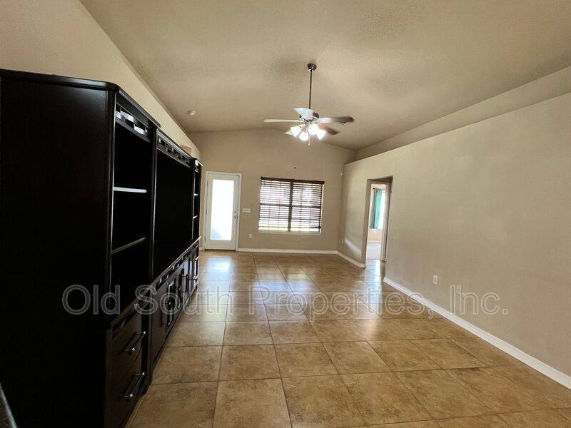 House for rent at 4187 Roosevelt Way, Milton, FL 32583