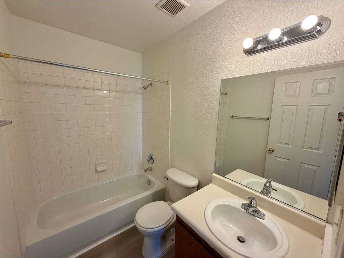 Apartment for rent at 2704 Aarondavid Dr Units C, Las Vegas, NV 89121