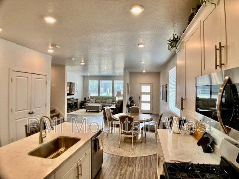 Townhouse for rent at 707 S Miller Ave, North Salt Lake, UT 84054