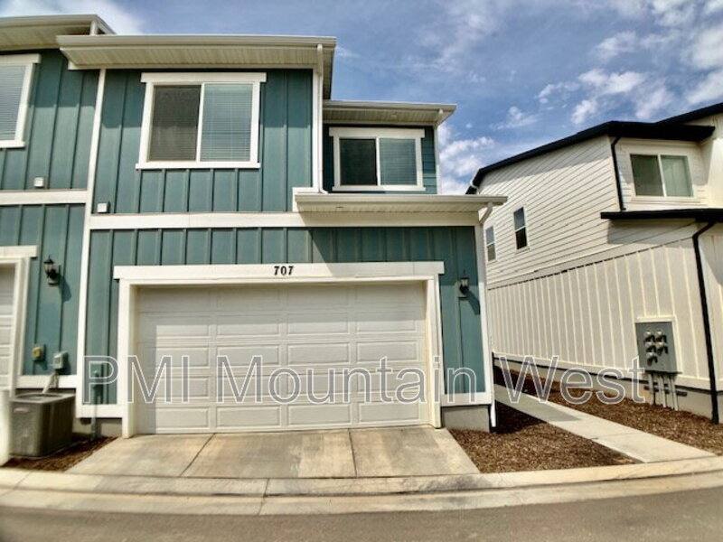 Townhouse for rent at 707 S Miller Ave, North Salt Lake, UT 84054