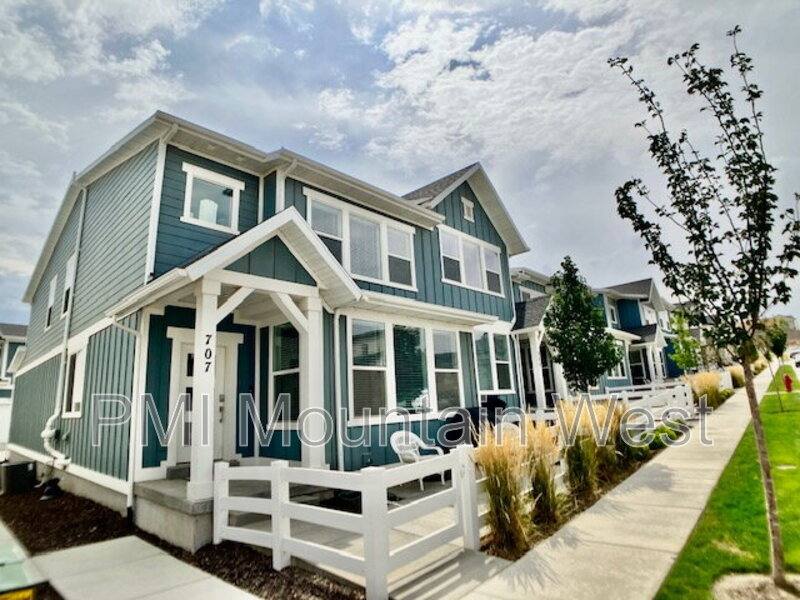Townhouse for rent at 707 S Miller Ave, North Salt Lake, UT 84054