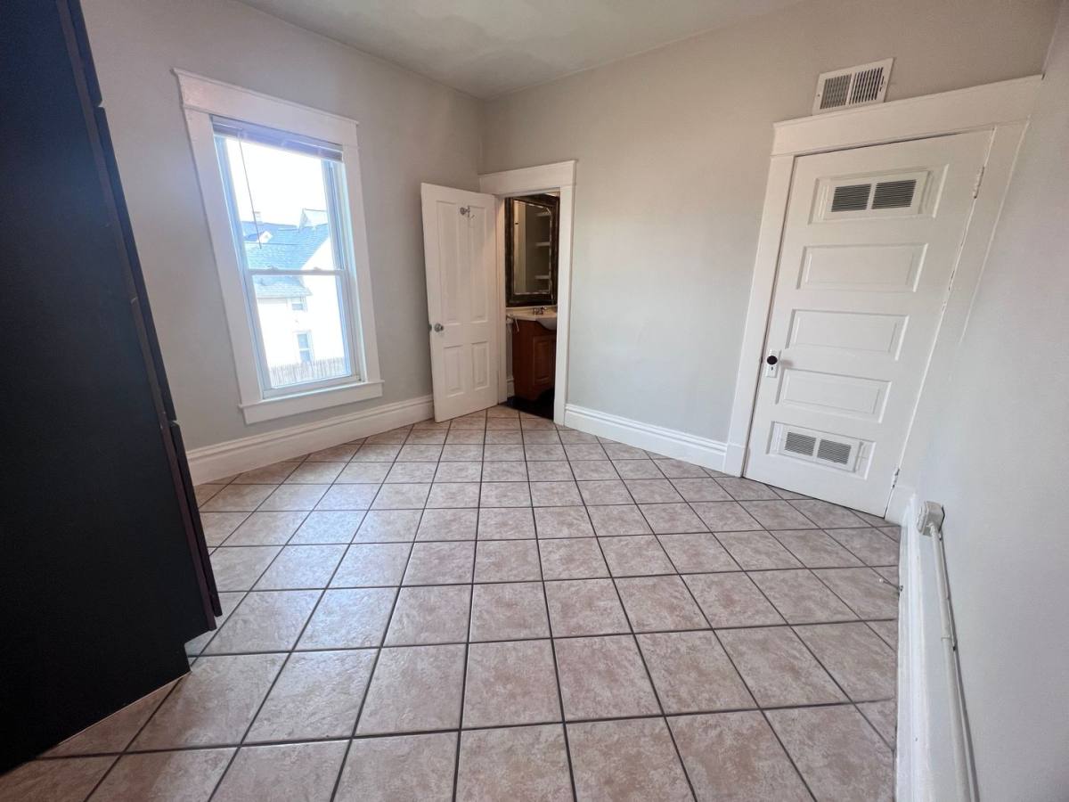 Apartment for rent at 633 Coit Ave NE, Grand Rapids, MI 49503