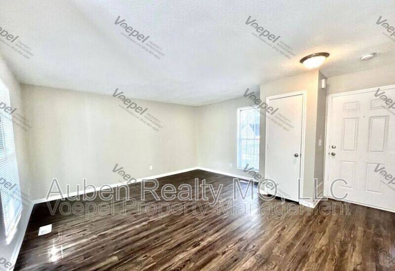 House for rent at 10113 E 67th St, Kansas City, MO 64133