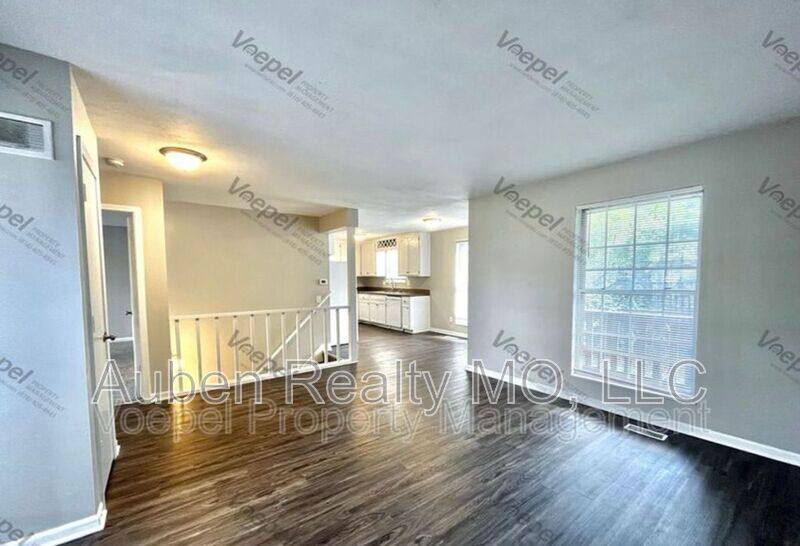 House for rent at 10113 E 67th St, Kansas City, MO 64133