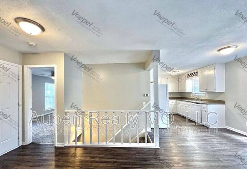 House for rent at 10113 E 67th St, Kansas City, MO 64133