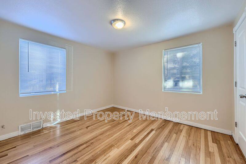 Apartment for rent at 1960 Yosemite St, Denver, CO 80220