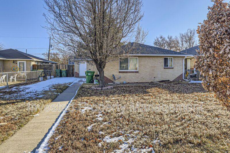 Apartment for rent at 1960 Yosemite St, Denver, CO 80220