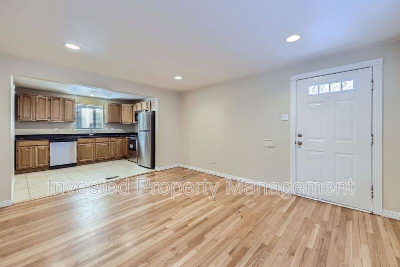 Apartment for rent at 1960 Yosemite St, Denver, CO 80220
