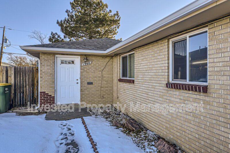 Apartment for rent at 1960 Yosemite St, Denver, CO 80220