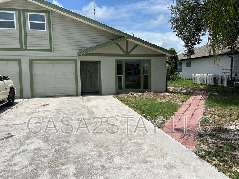 Apartment for rent at 7295-7297 Albany Rd #3, Fort Myers, FL 33967