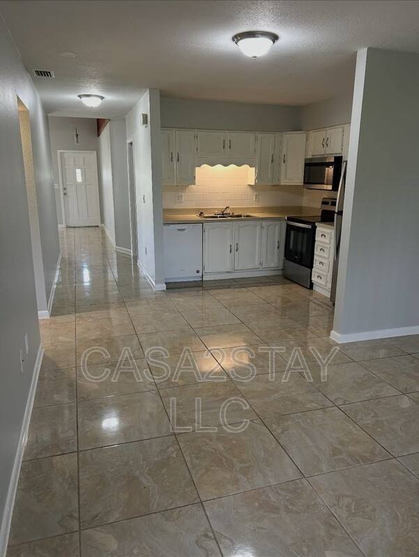 Apartment for rent at 7295-7297 Albany Rd #3, Fort Myers, FL 33967