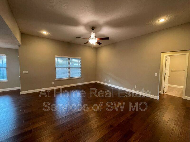 House for rent at 1659 N Eagle Valley Lane, Nixa, MO 65714