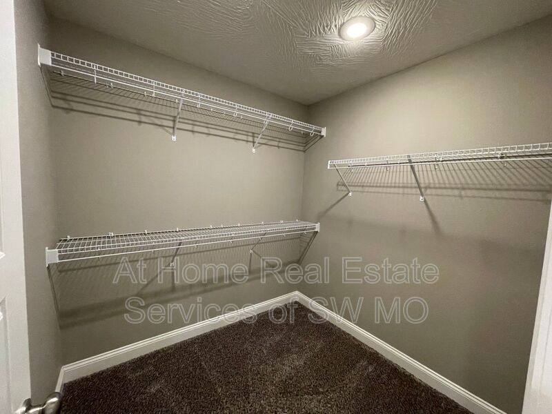 House for rent at 1659 N Eagle Valley Lane, Nixa, MO 65714