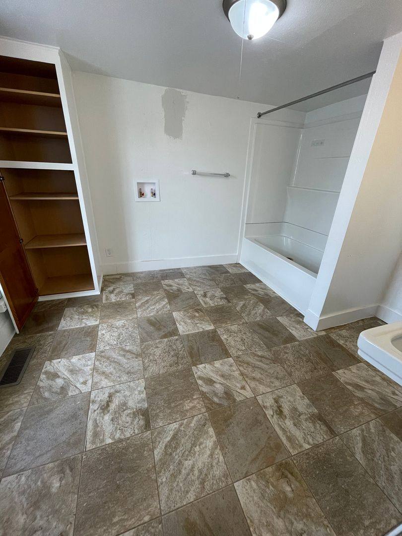 Apartment for rent at 422 Columbus St, Rapid City, SD 57701