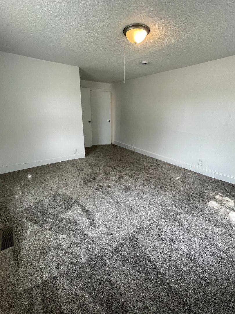 Apartment for rent at 422 Columbus St, Rapid City, SD 57701