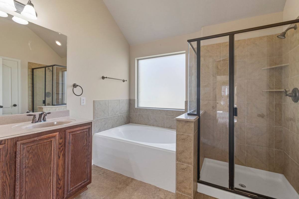House for rent at 8204 Tierra Del Sol Rd, Arlington, TX 76002