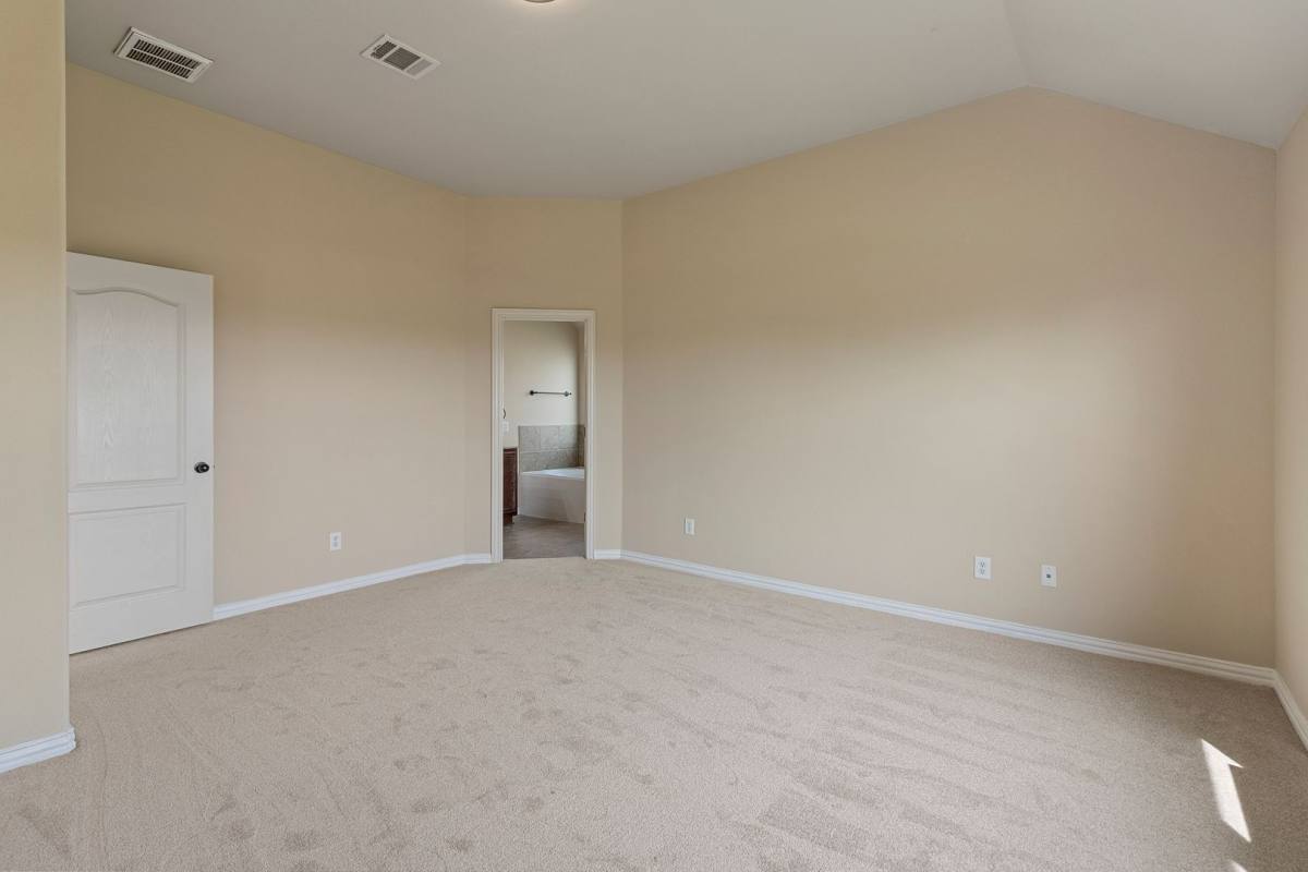 House for rent at 8204 Tierra Del Sol Rd, Arlington, TX 76002