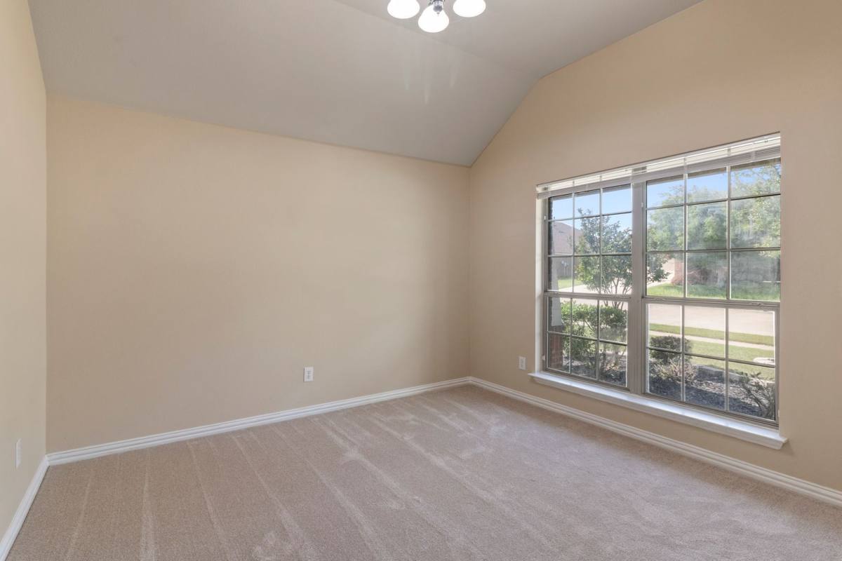 House for rent at 8204 Tierra Del Sol Rd, Arlington, TX 76002