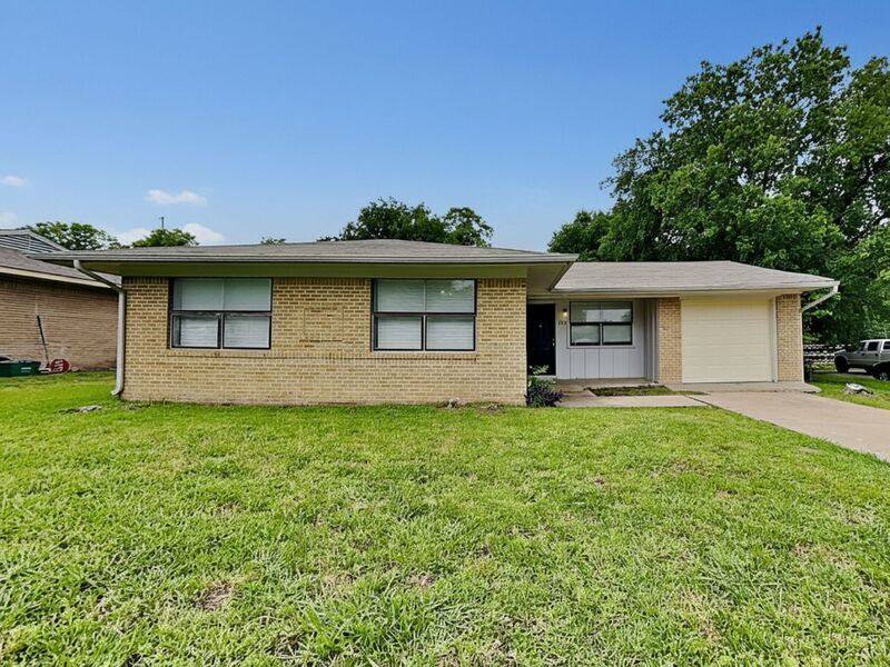 House for rent at 2225 Janice St, Mesquite, TX 75149