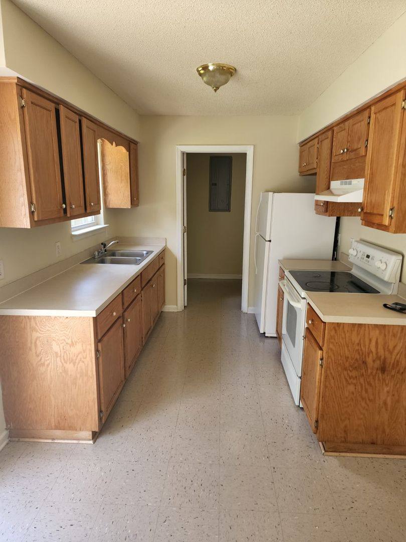 House for rent at 118 Sutton Dr, Elizabeth City, NC 27909