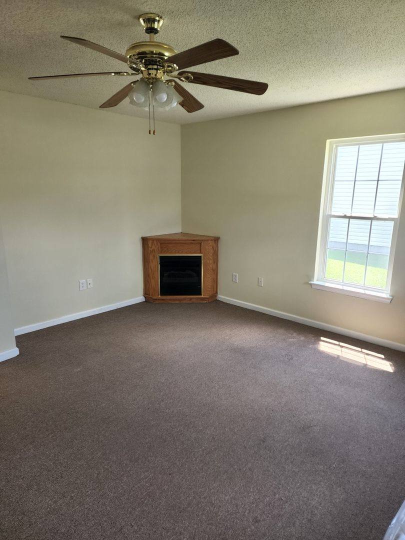 House for rent at 118 Sutton Dr, Elizabeth City, NC 27909