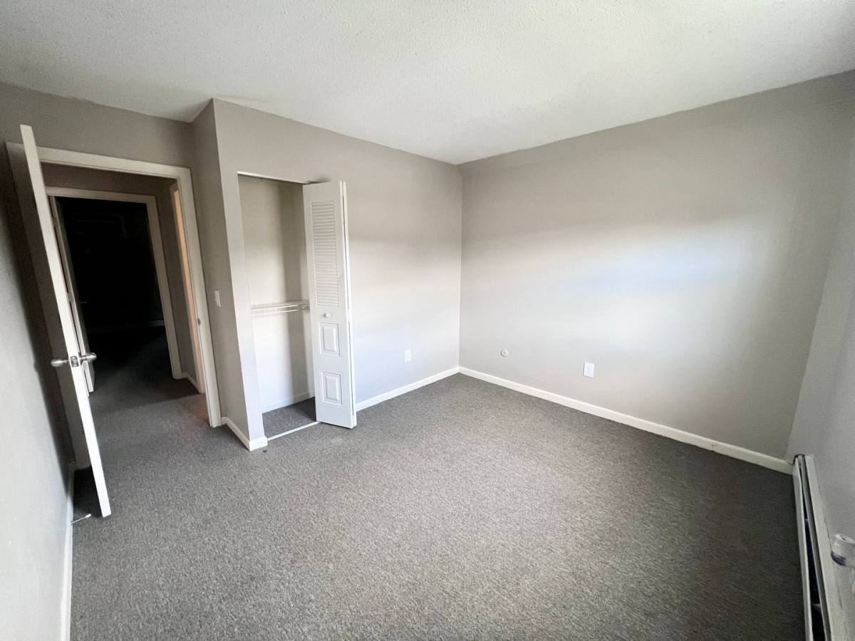 Apartment for rent at 19 Bradford Dr, Greenfield, MA 01301