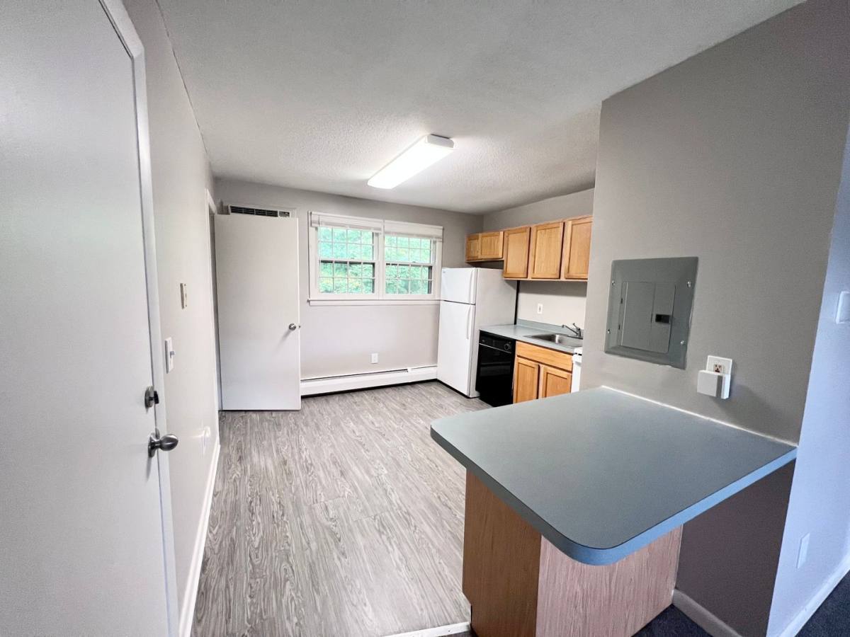 Apartment for rent at 19 Bradford Dr, Greenfield, MA 01301