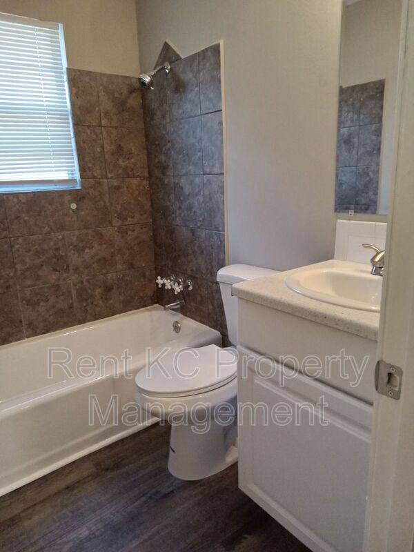 House for rent at 5703 NE 51st St, Kansas City, MO 64119